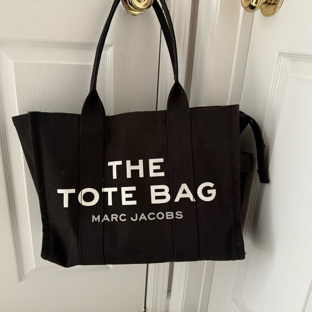 Marc Jacob’s large canvas tote